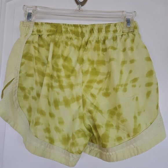 Nike Tempo Printed‎  Dri fit Running shorts - Picture 2 of 8